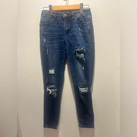 GUESS denim jeans, size 26, distressed, skinny, sexy curve , silver hardware - Picture 1 of 8